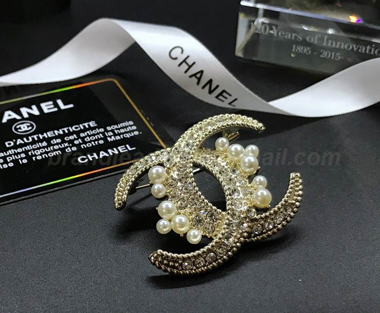 Chanel Brooch 298